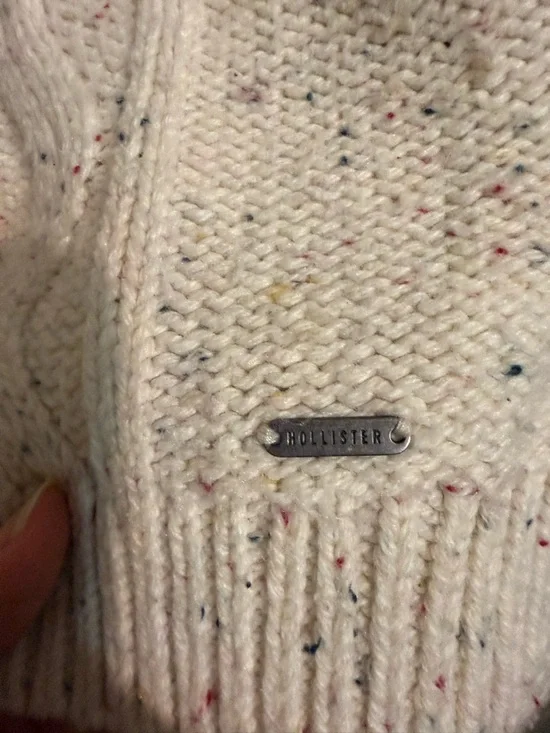 Hollister Cream Cable-Knit Crewneck Sweater, Cozy, Layering Piece Sz Medium - Picture 3 of 9